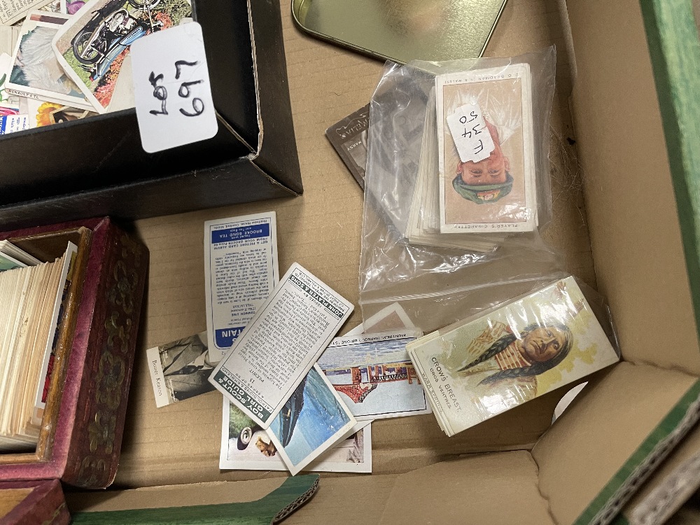 MIXED BOX OF LOOSE CIGARETTE CARDS/TEA CARDS AND MORE - Image 6 of 16