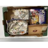 MIXED BOX OF LOOSE CIGARETTE/TEA CARDS