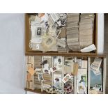 MIXED BOX OF LOOSE CIGARETTE CARDS