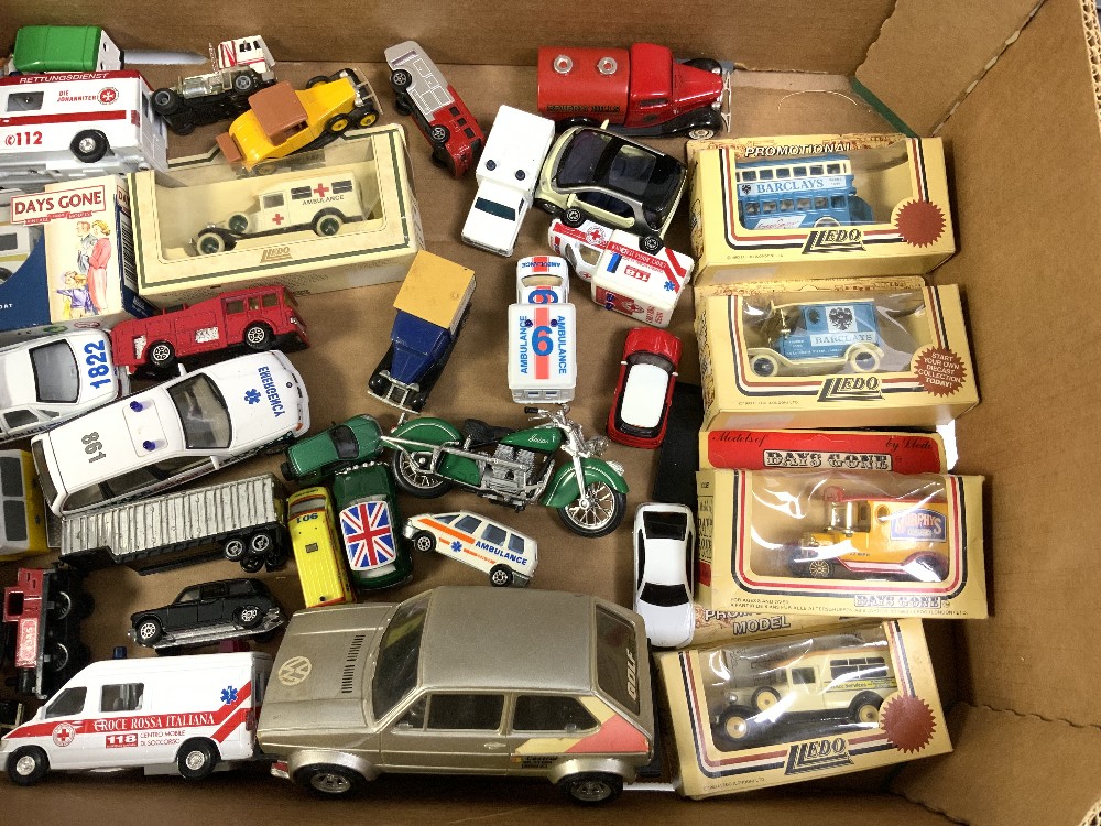 MIXED BOX OF DIE-CAST VEHICLES IN ORIGINAL BOXES, CORGI, LLEDO, AND MORE WITH PLAY WORN TONKA AND - Bild 8 aus 9