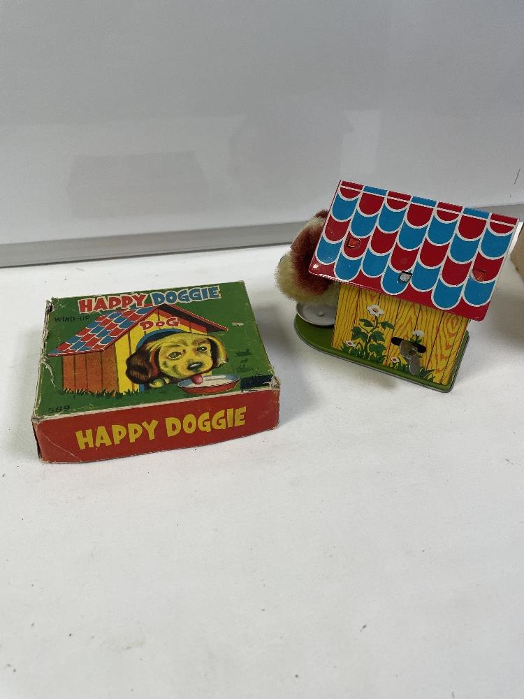 BOXED WIND-UP HAPPY DOGGIE DOG TIN-PLATE 1960'S MADE IN JAPAN, WORKING ORDER - Image 4 of 4