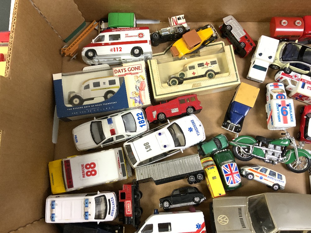 MIXED BOX OF DIE-CAST VEHICLES IN ORIGINAL BOXES, CORGI, LLEDO, AND MORE WITH PLAY WORN TONKA AND - Bild 7 aus 9