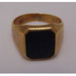 9ct yellow gold and onyx gentlemans ring, approx total weight 11.4g