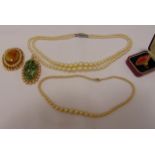 9ct gold ring and a quantity of costume jewellery to include necklaces and brooches
