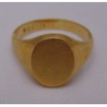 18ct yellow gold signet ring, approx total weight 8.9g