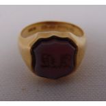 15ct yellow gold signet ring, approx total weight 6.2g