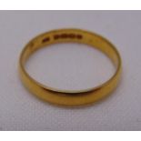 22ct yellow gold wedding band, approx total weight 3.0g