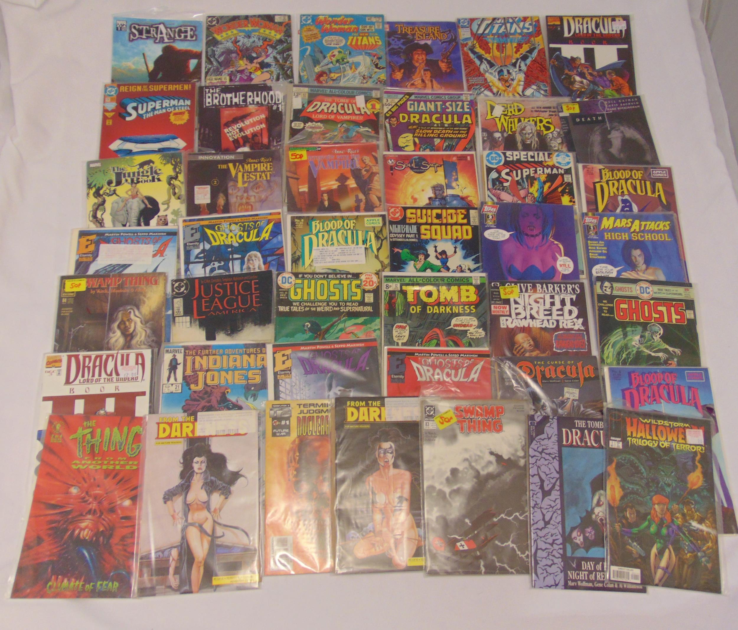 A quantity of comics to include Marvel, DC, Topps and Apple (30)