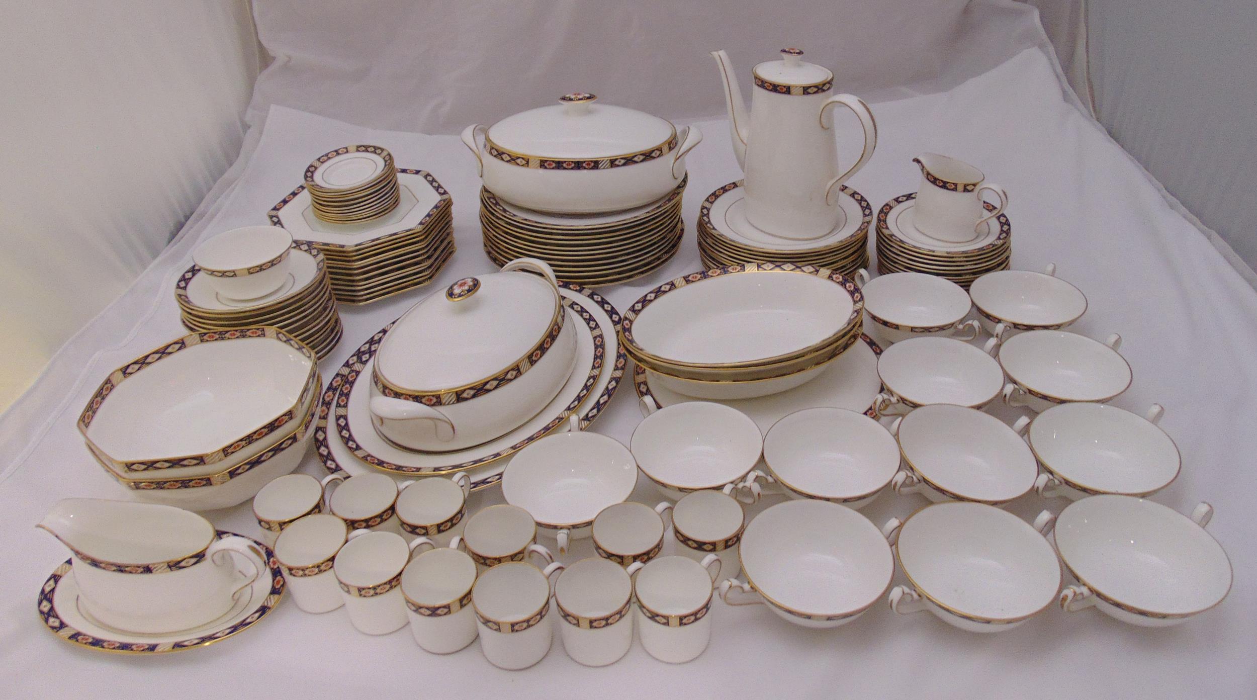 Royal Crown Derby Imari Kedleston pattern dinner and coffee service to include plates, bowls, dishes