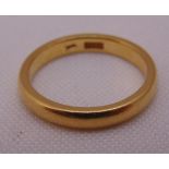 22ct yellow gold wedding band, approx total weight 3.6g