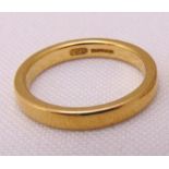 18ct yellow gold wedding band, approx total weight 3.1g
