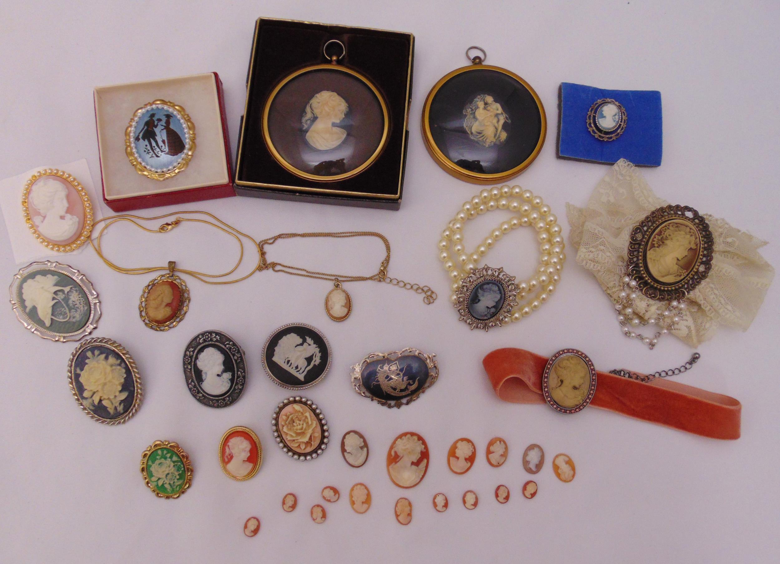 A quantity of costume jewellery cameos to include brooches and pendants