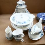 Wedgwood Clementine pattern tea and dinner service, including vegetable tureens, 26cm dinner plates,