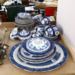 Extensive Booths "Real Old Willow" tea and dinner service, including tureens, meat plate etc