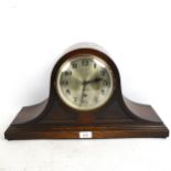 An oak-cased 8-day Vintage mantel clock, height 29cm