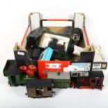 Model trains and carriages, including Fleischmann HO gauge locomotive (boxful)