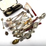 2 silver fobs, plated cutlery, butter knives etc (trayful)