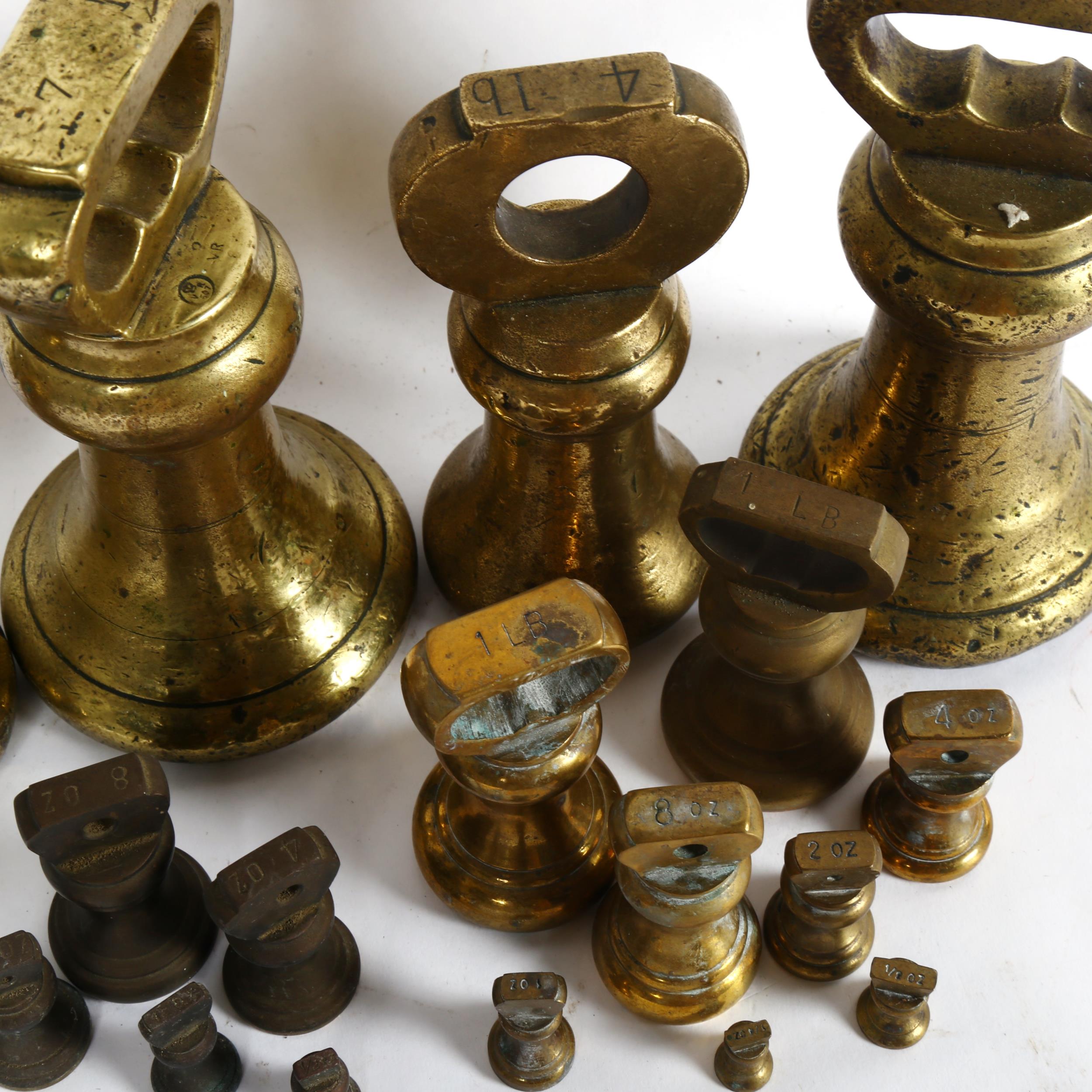 A graduated set of cast-brass bell balance scale weights, from 7lb to a quarter of an ounce - Image 2 of 2