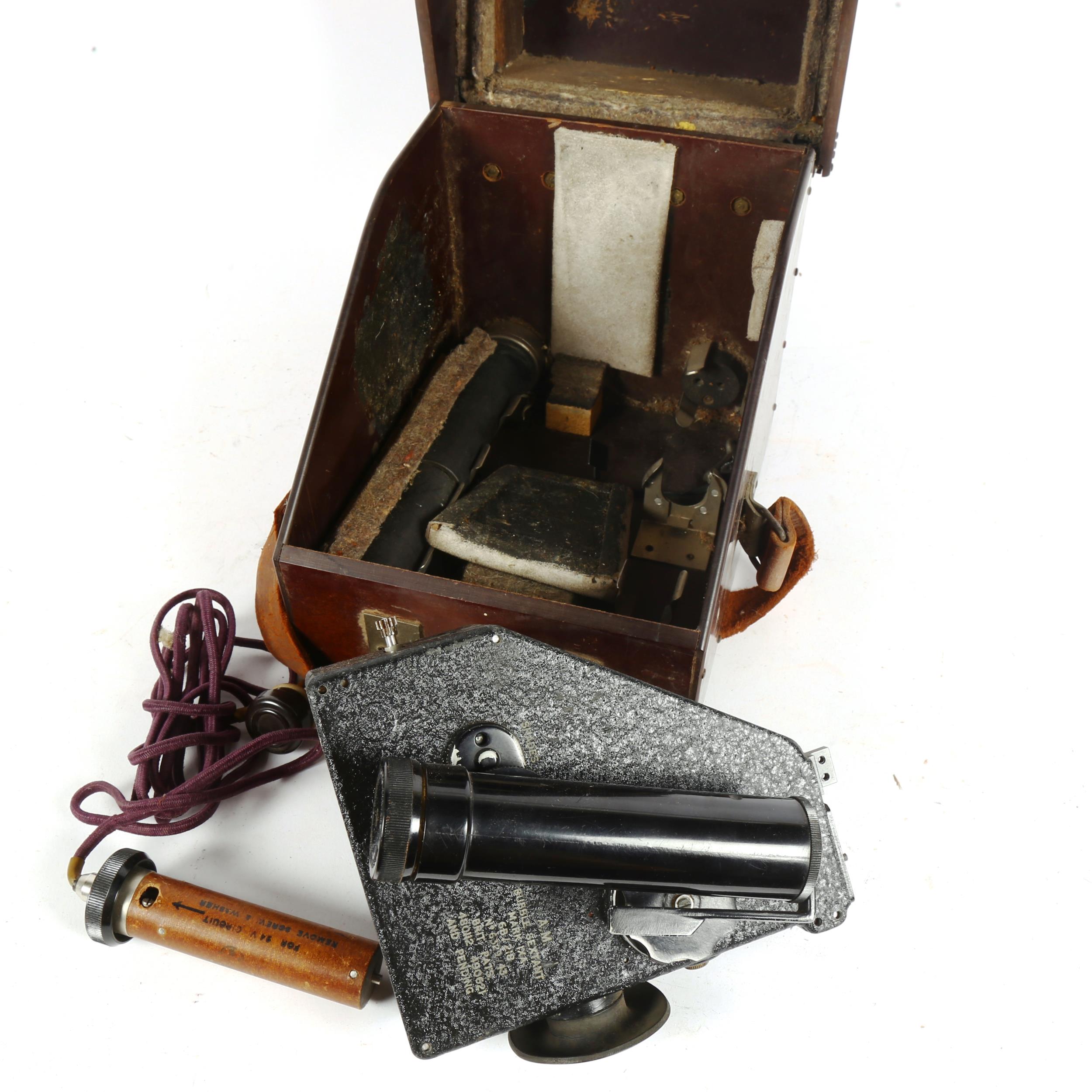 A military bubble sextant MK IXA, 6B/218, in Bakelite travel case - Image 2 of 2