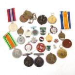 Various First and Second World War medals and badges, including pair and dog tags to 100534 Spr W