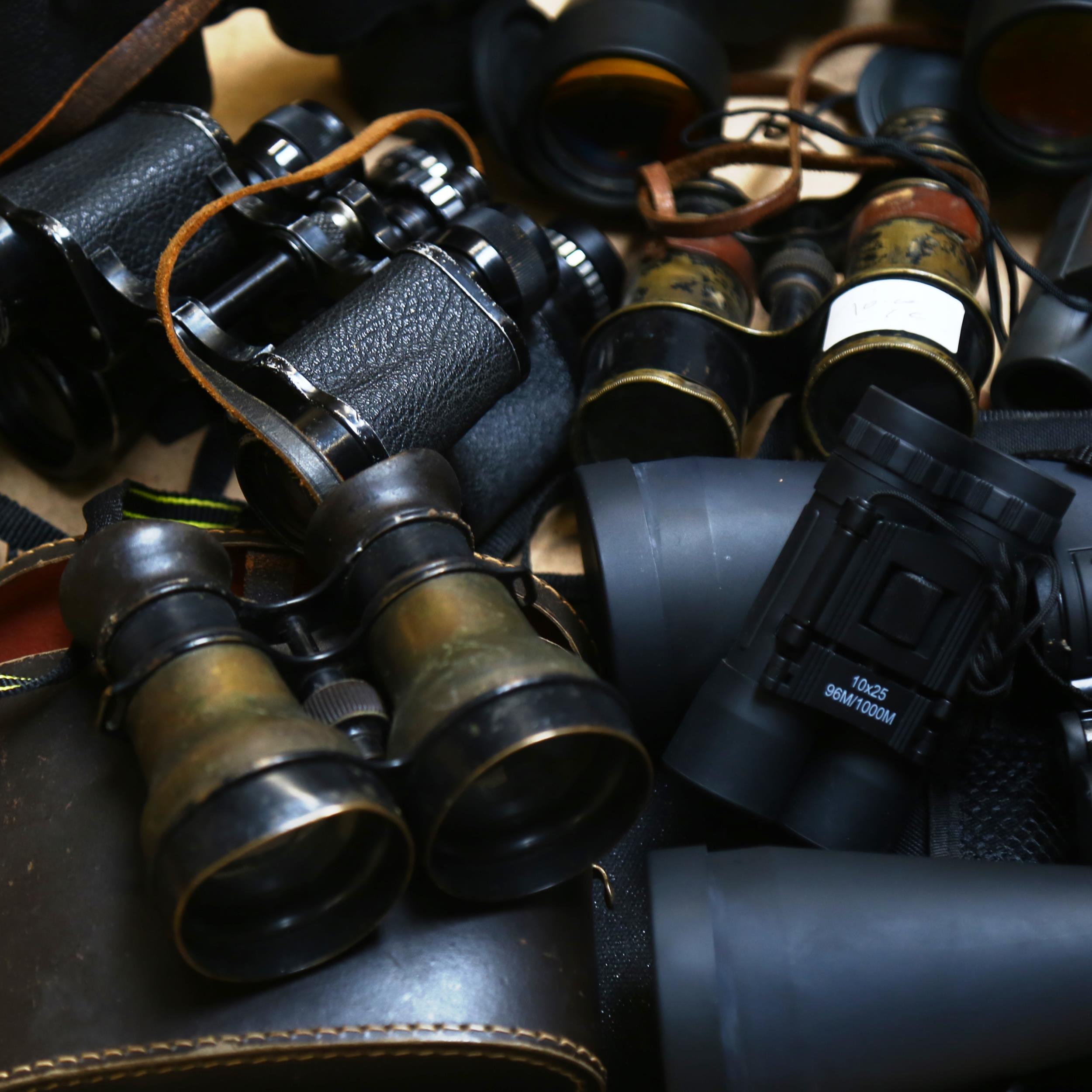 A quantity of binoculars, including Prinz 8x40, Tasco 16x50, Zennox 20x60 etc (boxful) - Image 2 of 2