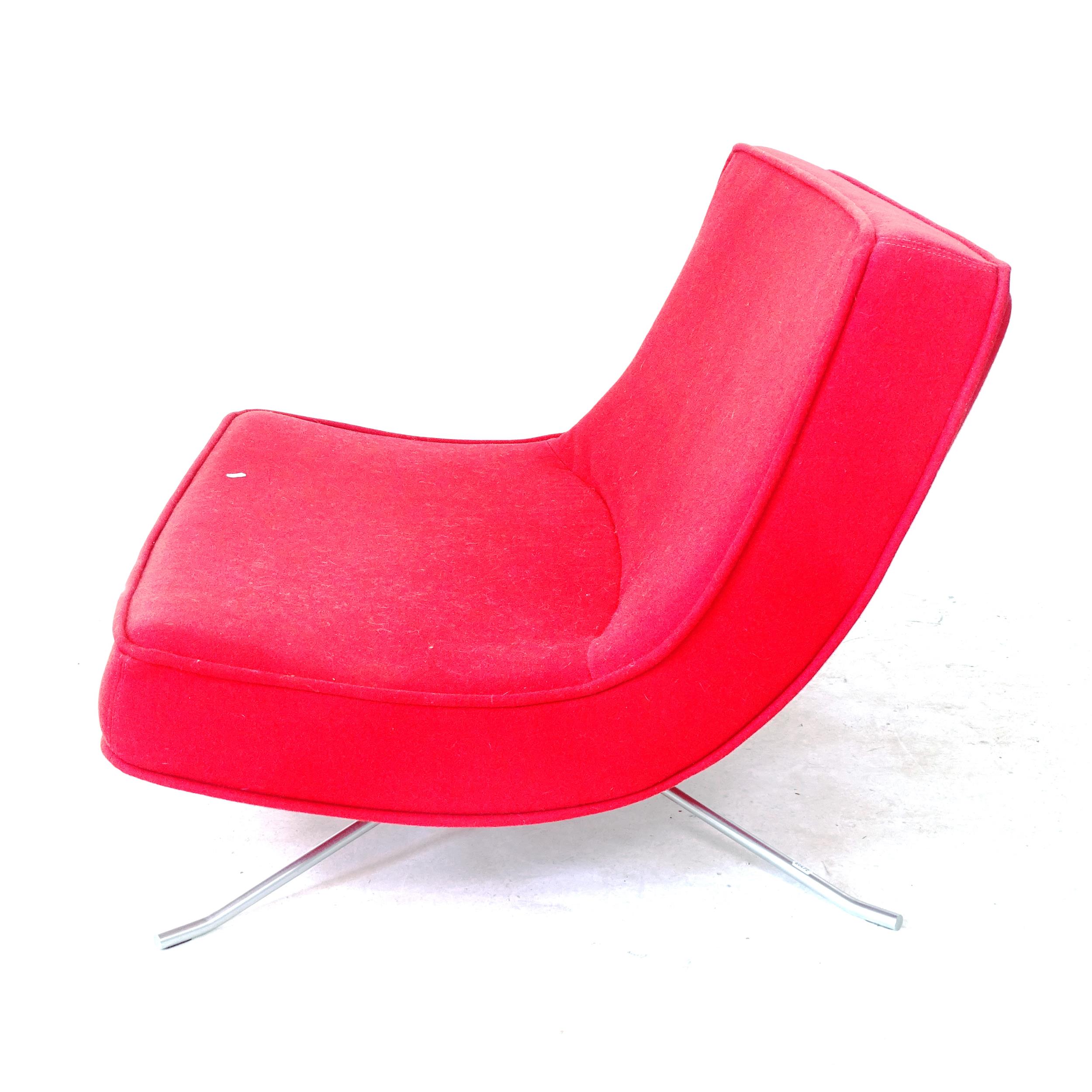 A Pop lounge chair by Christian Werner for Ligne Roset, upholstered with red Kvadrat fabric, on 4- - Bild 2 aus 2