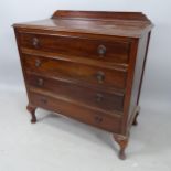 A 1920s mahogany 4-drawer chest, on cabriole feet, 91cm x 94cm x 46cm
