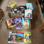 A quantity of children's annuals (2 boxes)