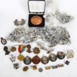 A large quantity of military buttons and badges, including Honourable Artillery Company etc