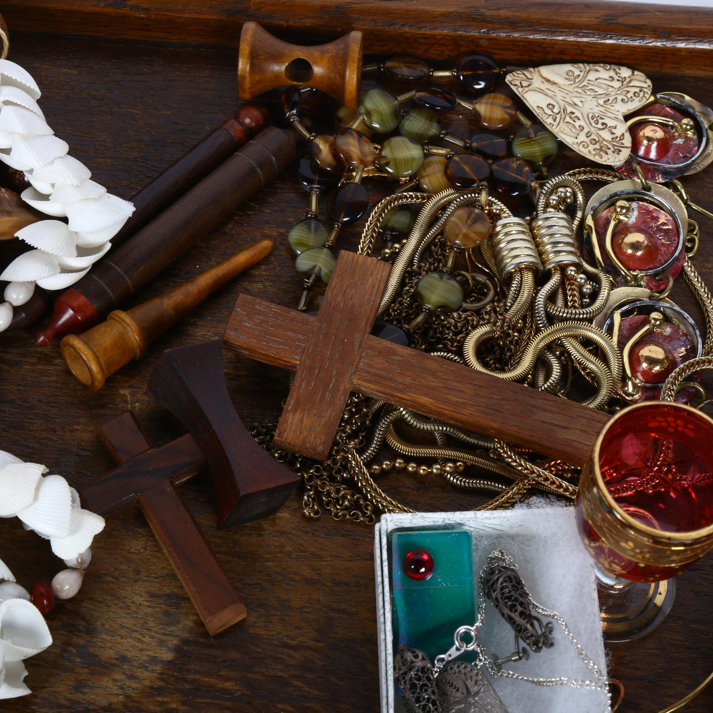 Various collectables, including oak tea tray, cowrie shell necklace, jewellery set etc - Image 2 of 2