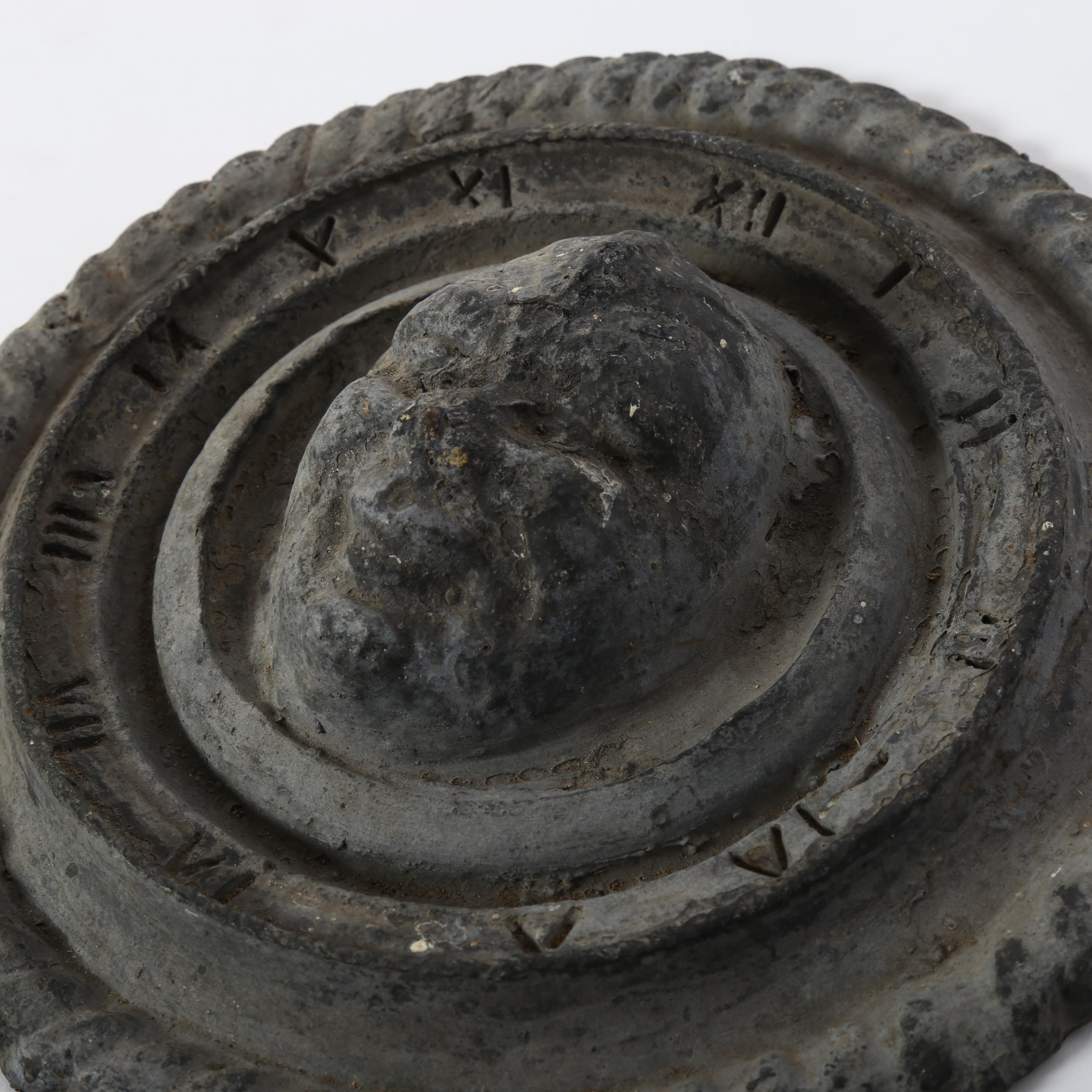 A lead garden roundel sundial, diameter 24cm No damage or repair - Image 2 of 2