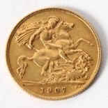 An Edward VII 1907 half sovereign gold coin, 4.1g