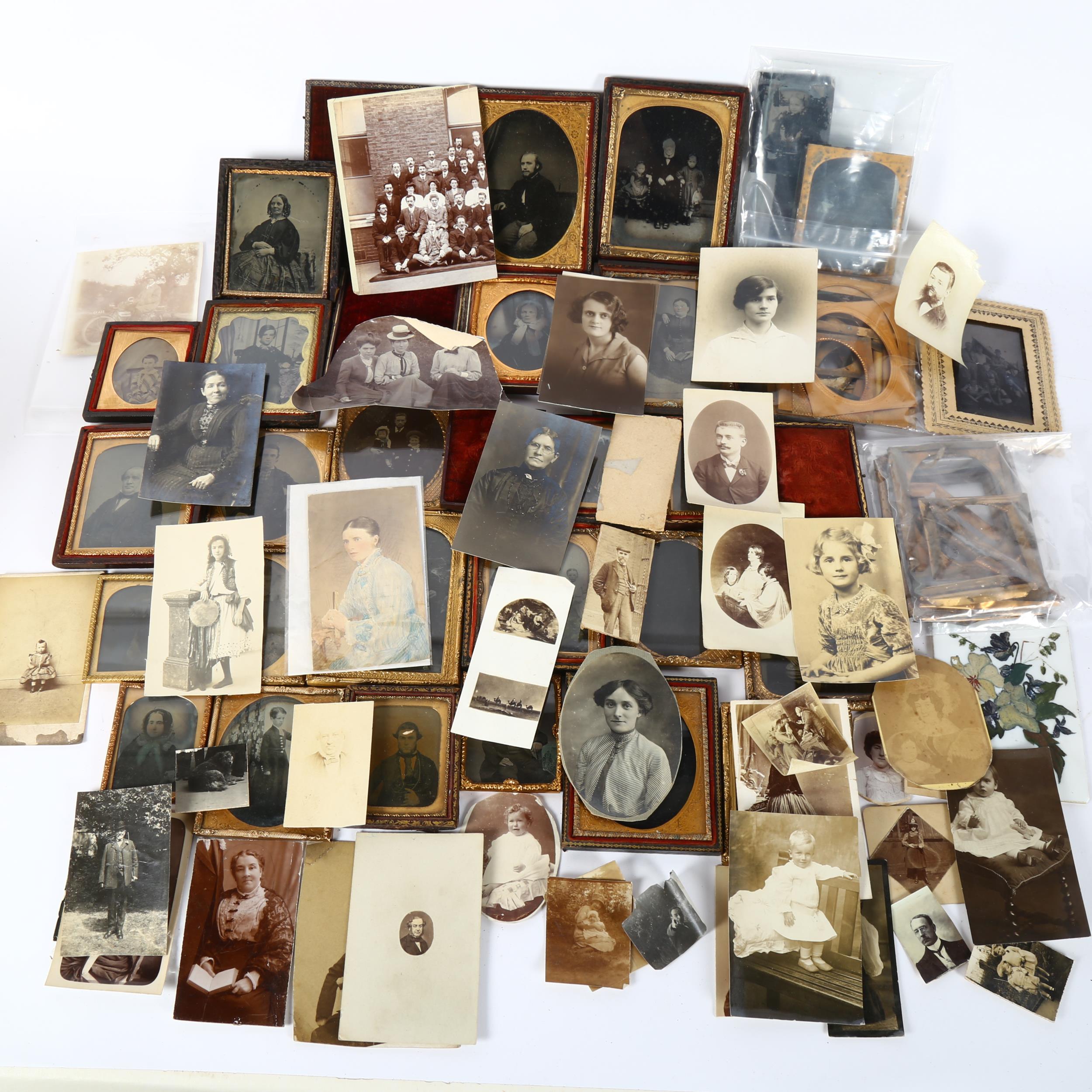 A quantity of Antique daguerrotypes and early photographs, mainly portraits - Image 2 of 2