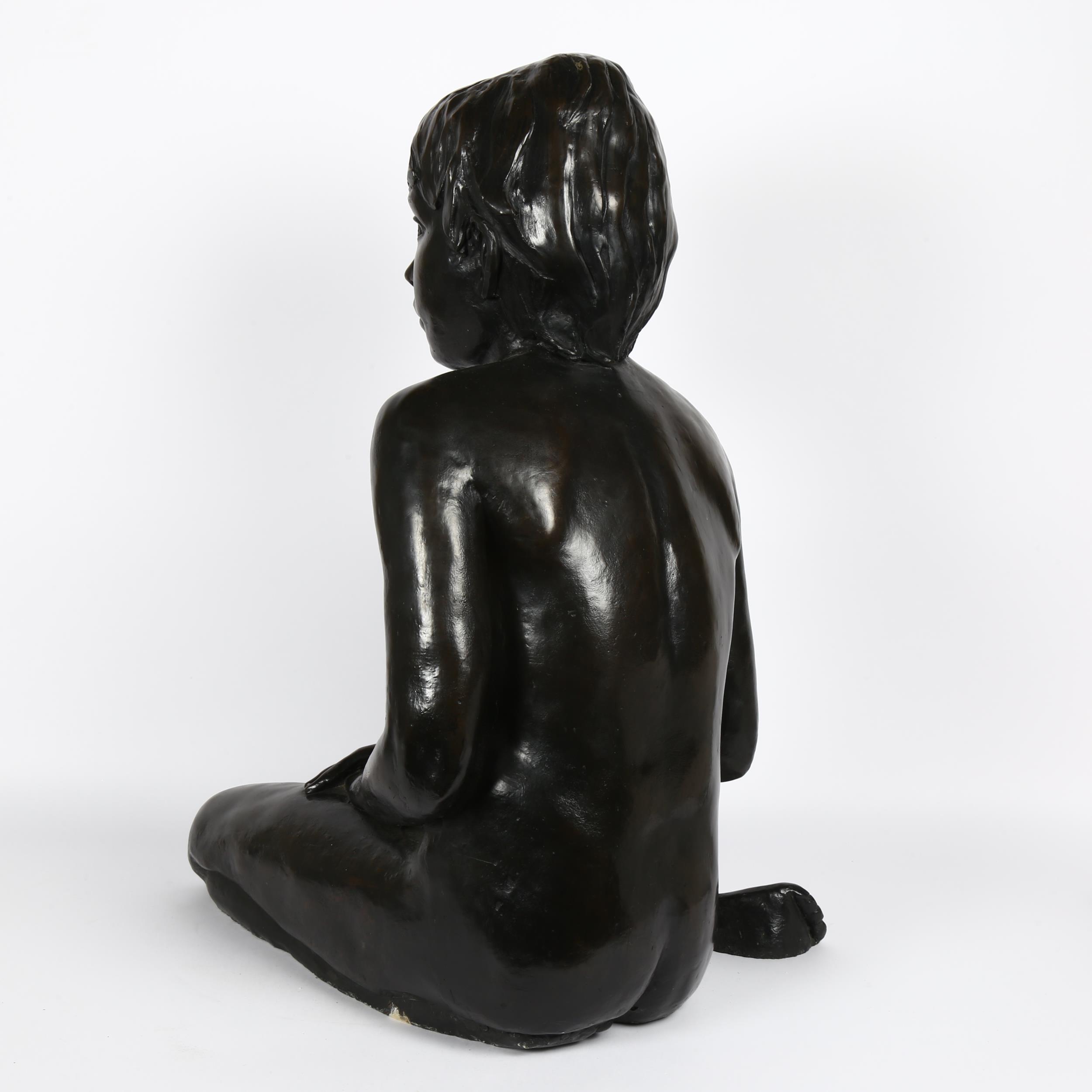 A life-sized bronzed composition figural sculpture, nude seated boy, unsigned, height 58cm No damage - Bild 2 aus 2