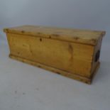 A Vintage pine blanket box, 87 x 32 x 30cm