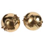 A pair of stylised 9ct gold disc design earrings (1 butterfly missing), 6.1g