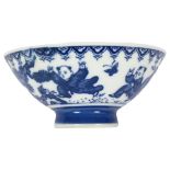 A Chinese porcelain blue and white bowl on foot, with design of figures, diameter 12cm