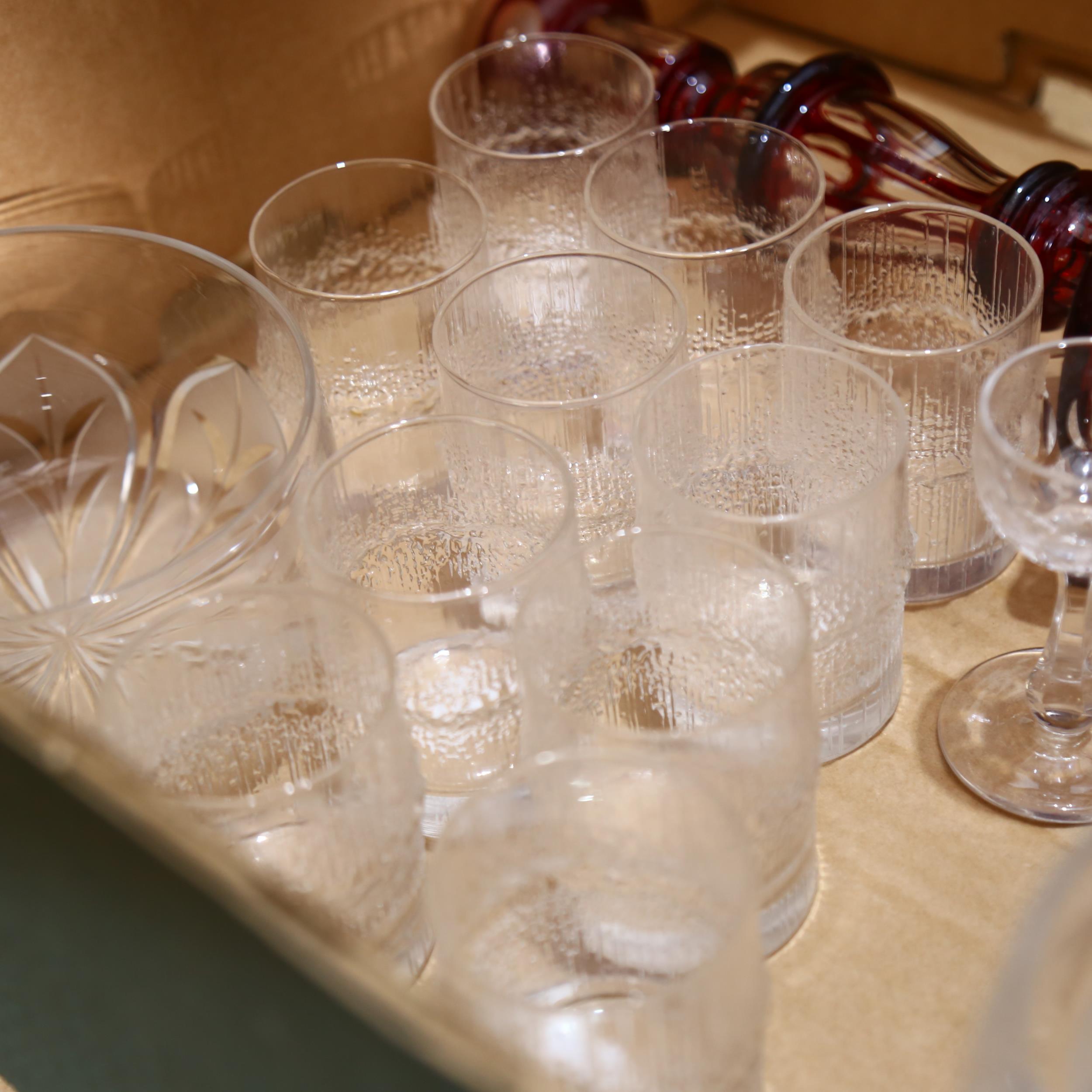 A quantity of glassware including rinsing bowls, a quantity of Finnish clear drinking glasses etc, - Bild 2 aus 2