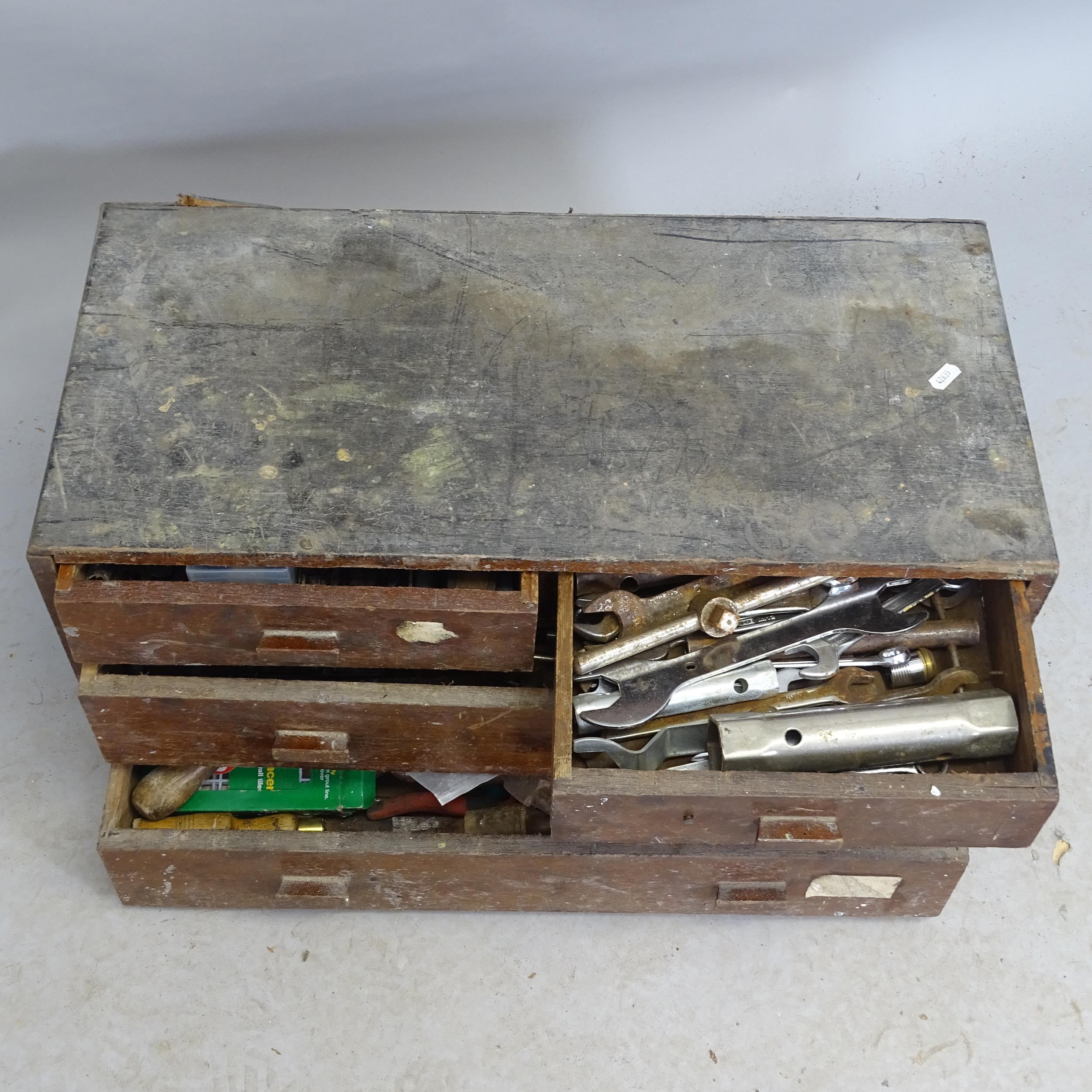 A Vintage stained pine tool chest, with 4 fitted drawers, 65cm x 35cm x 30cm, and a quantity of hand - Image 2 of 2