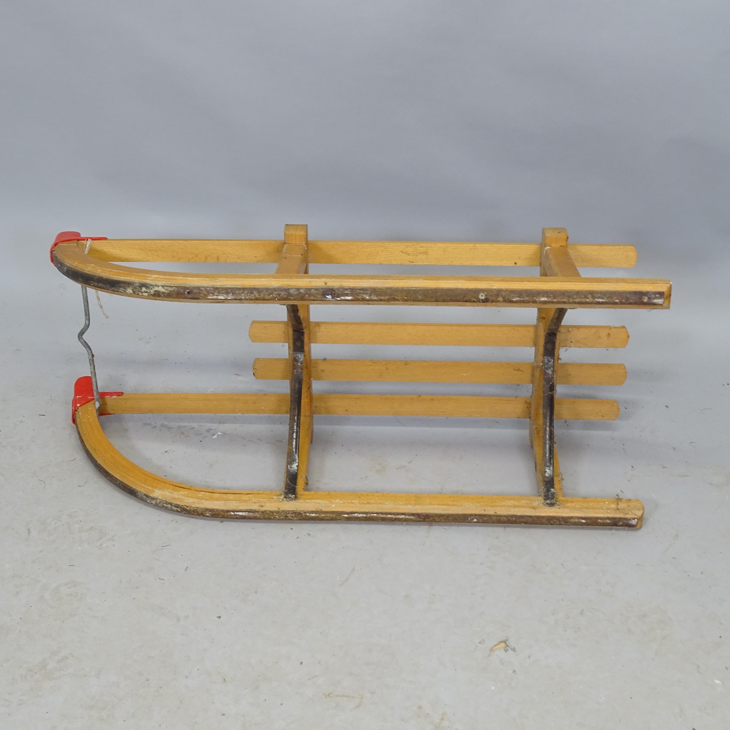 A vintage child's sledge. 79cm x 24cm x 30cm - Image 2 of 2