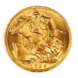 A George V 1926 gold full sovereign coin, South Africa Mint, 7.9g