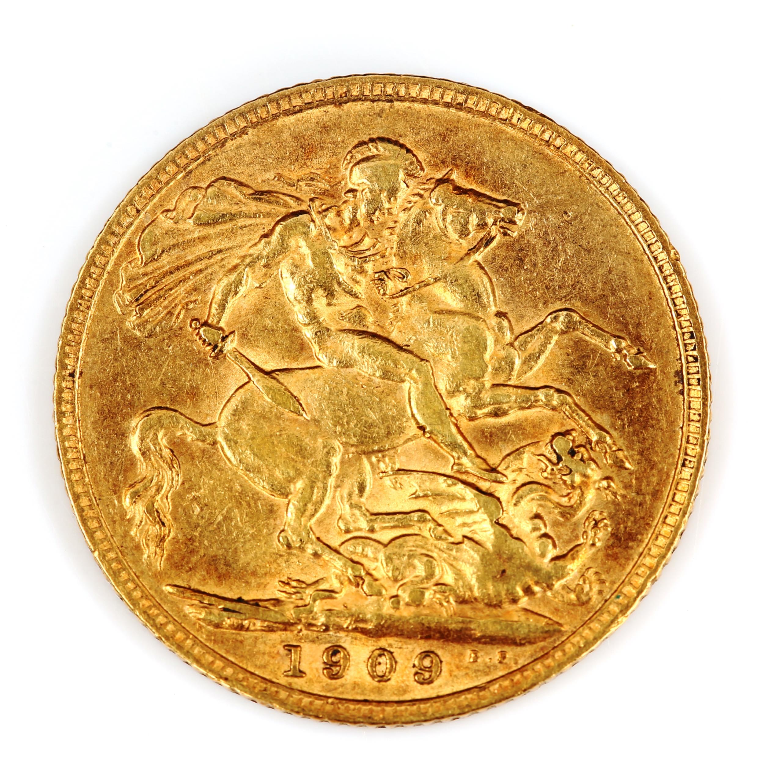 An Edward VII 1909 gold full sovereign coin, 7.9g