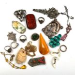 Various jewellery, including Georgian paste brooch, silver dove brooch, butterscotch amber brooch
