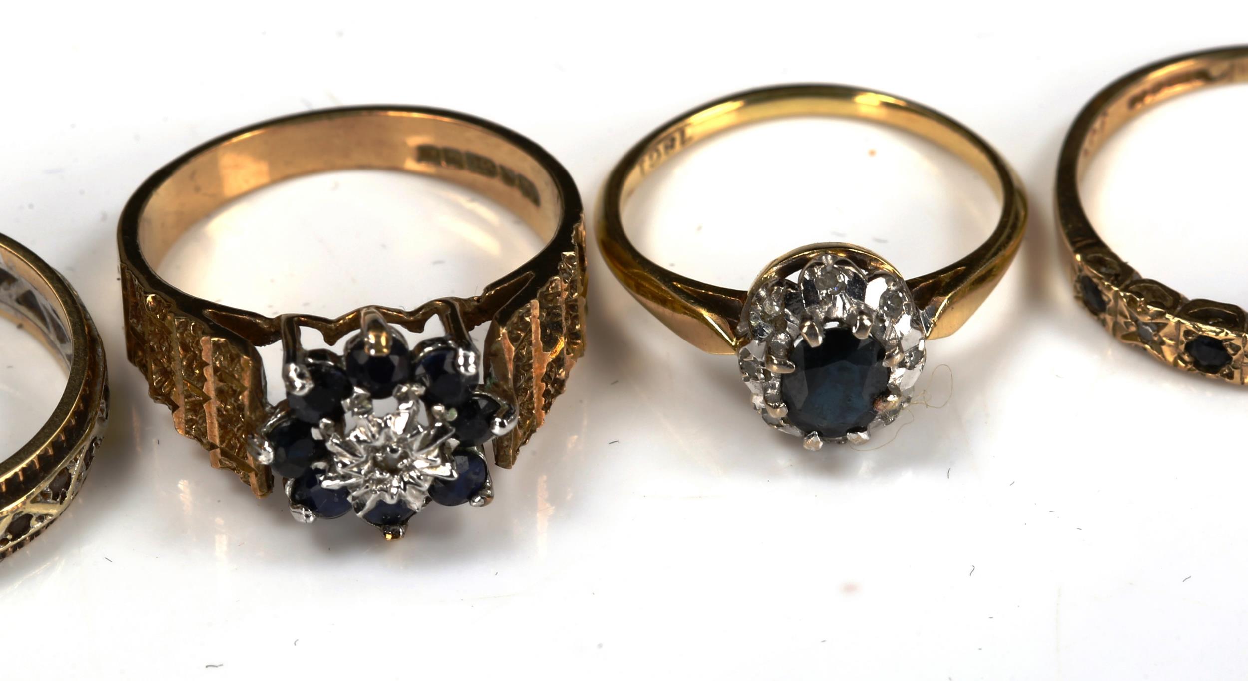 6 stone set rings, comprising 4 x 9ct (11g), 1 x 18ct (2.8g), and 1 x unmarked (3g) (6) No damage or - Image 2 of 4