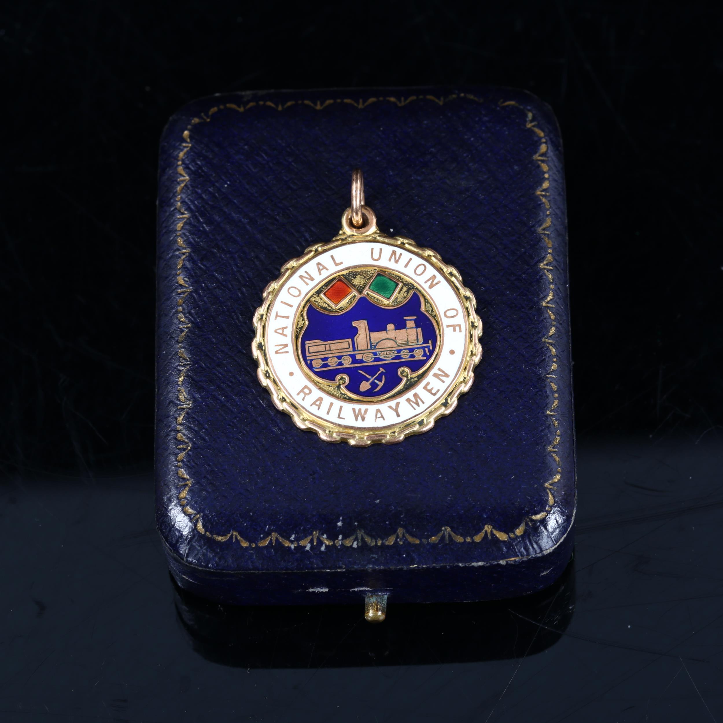 9ct gold and coloured enamel National Union Of Railwaymen fob, dated 1921, 27mm across