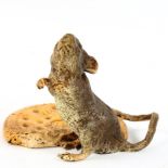 Bergmann style cold painted bronze mouse with a biscuit, height 5.5cm