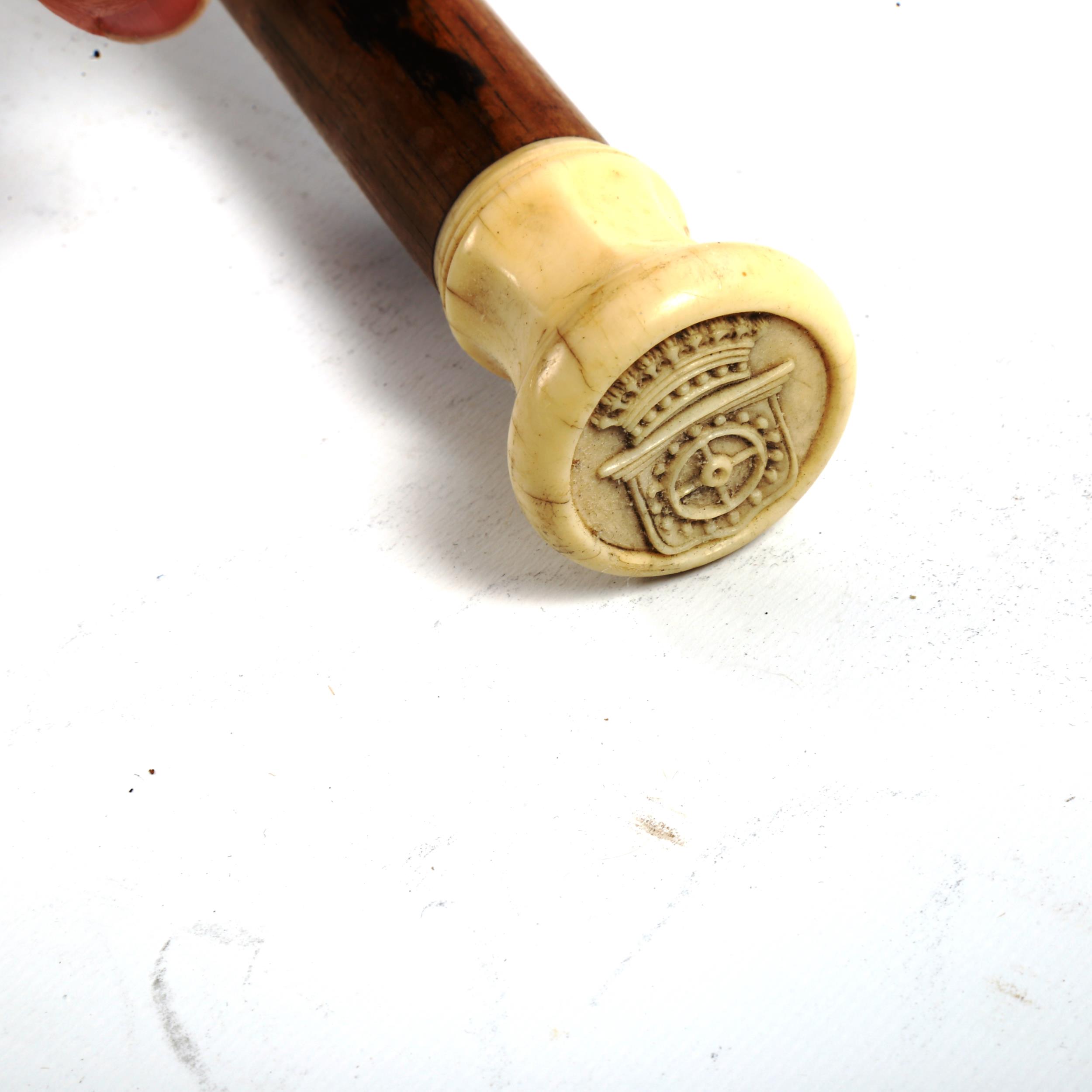 An 18th/19th century ivory-handled walking cane, with seal top - Image 4 of 5