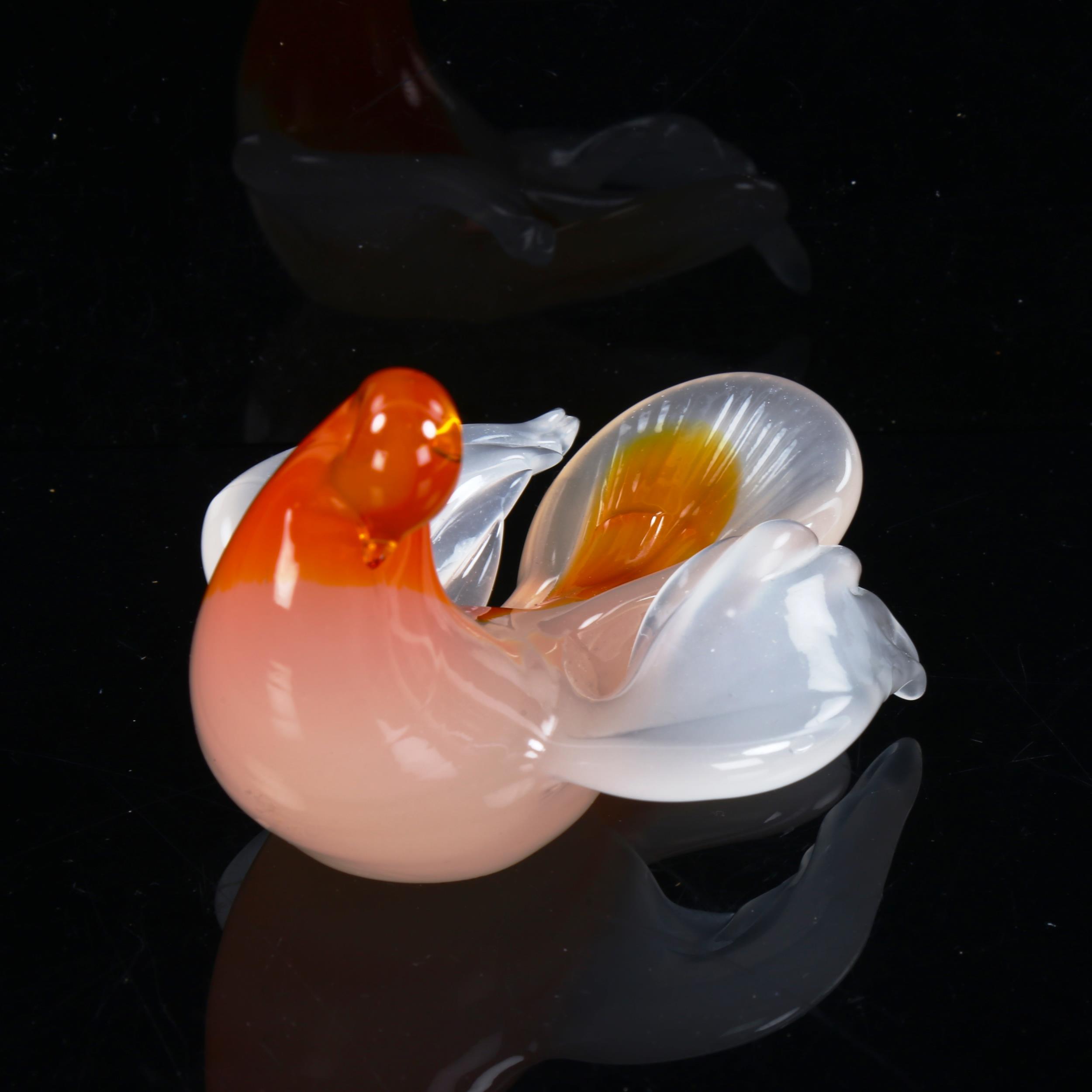 An Italian Studio glass dove, length 11cm