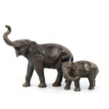 2 patinated bronze elephant sculptures, largest length 14cm (2)