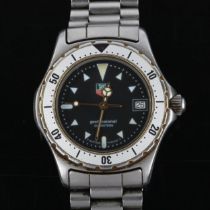 TAG HEUER - a stainless steel 2000 Professional 200M quartz bracelet watch, ref. 974.013B, black